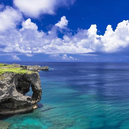 Kariyushi Condominium Resort Yomitan Ryukyu Tabikan In Zampamisaki Экстерьер фото